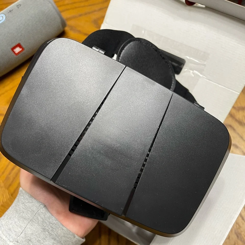 Virtual reality headset